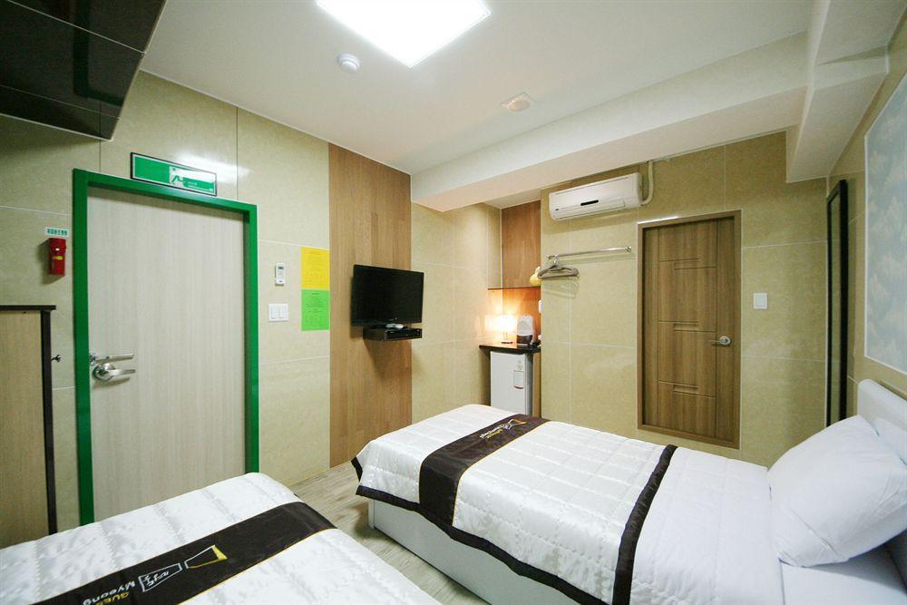 Guesthouse Myeongdong 2 Seul Esterno foto
