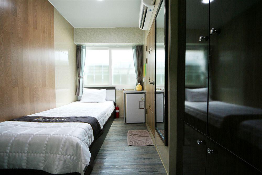 Guesthouse Myeongdong 2 Seul Esterno foto
