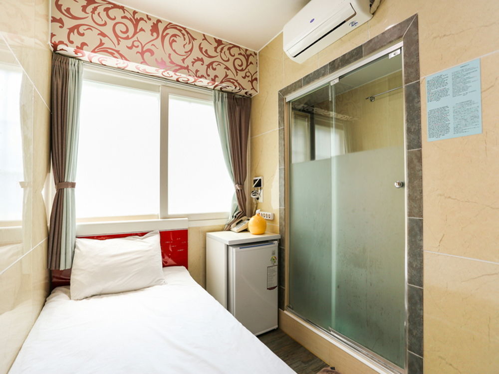 Guesthouse Myeongdong 2 Seul Esterno foto