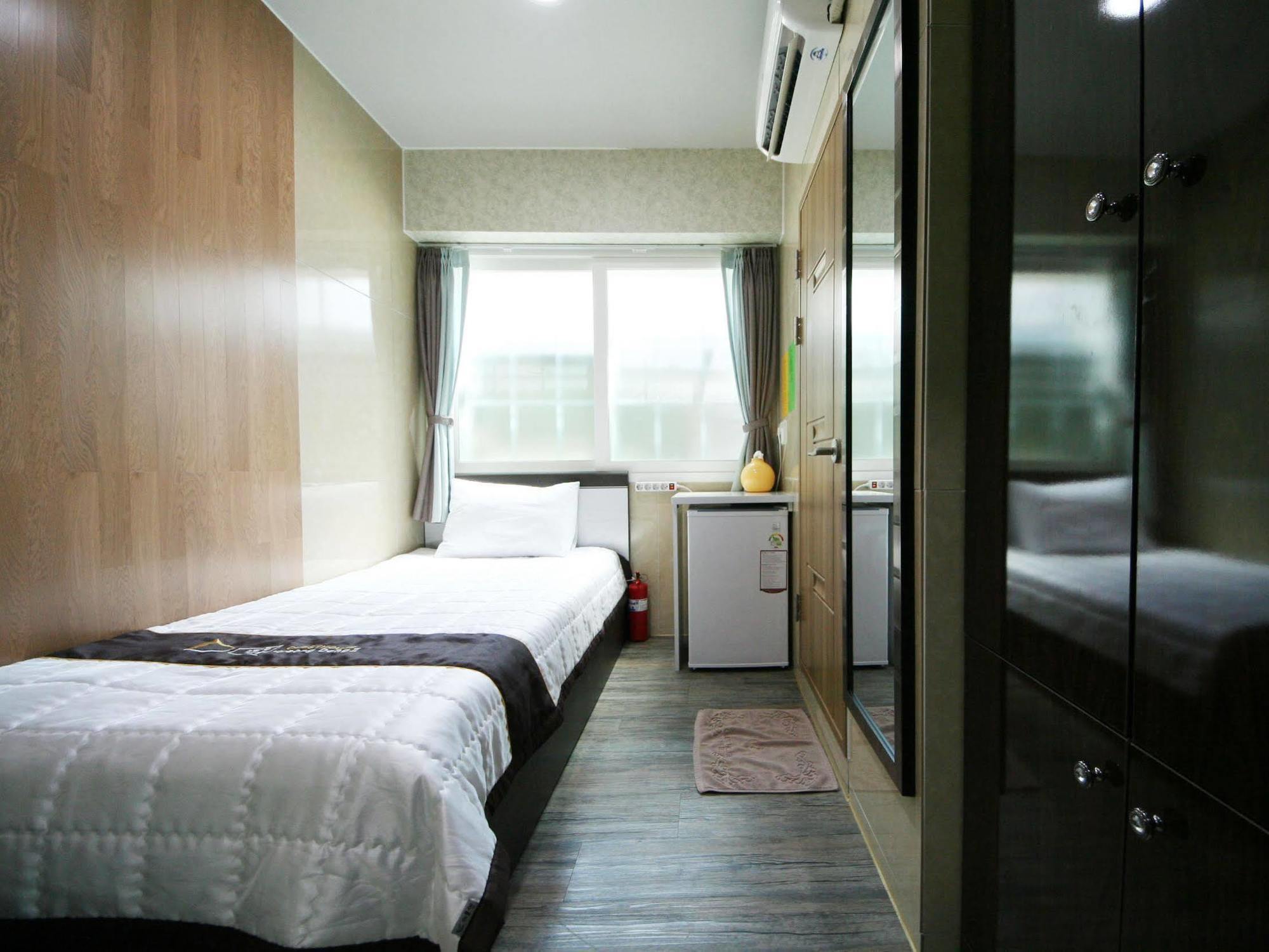 Guesthouse Myeongdong 2 Seul Esterno foto