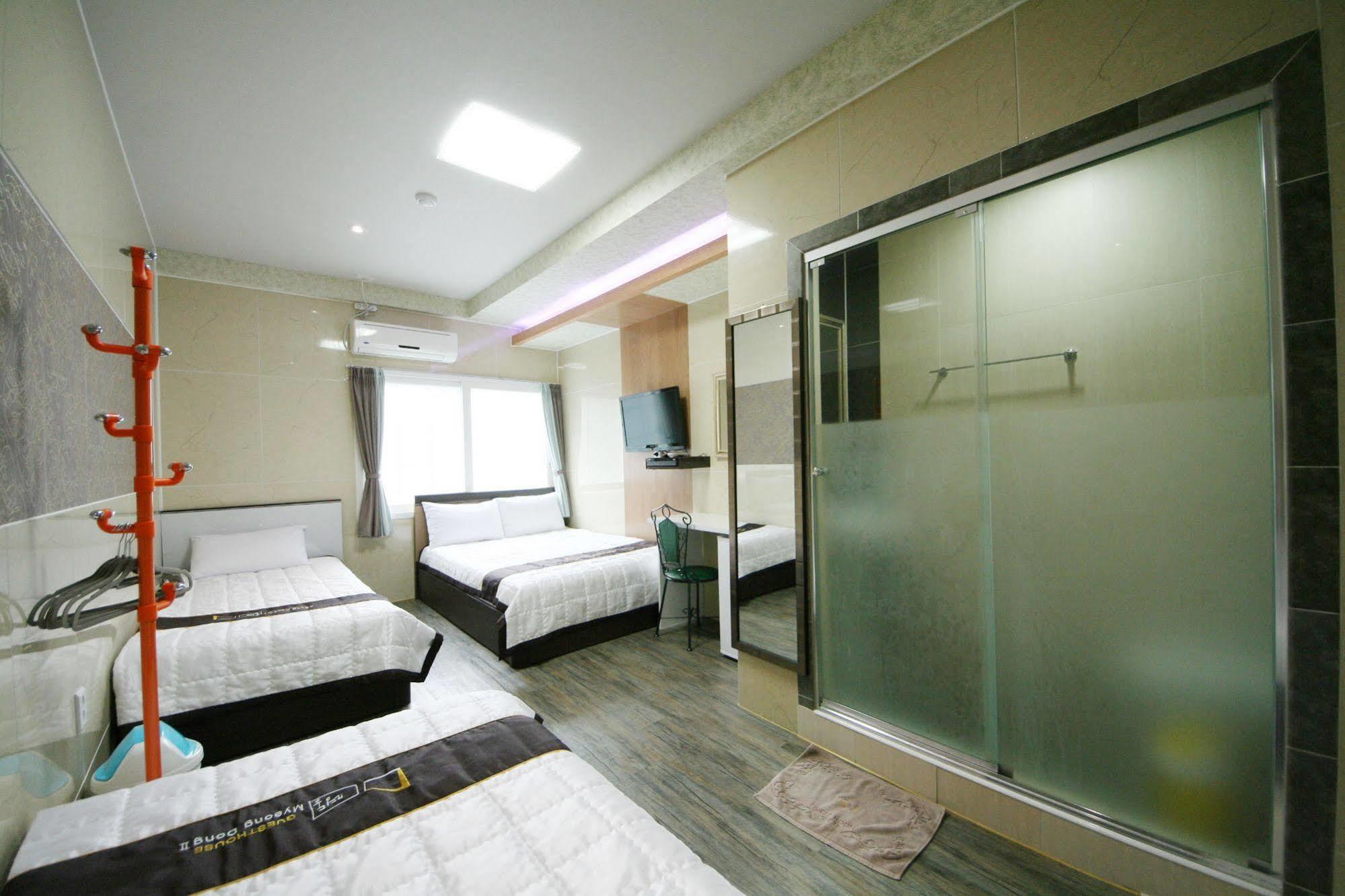 Guesthouse Myeongdong 2 Seul Esterno foto